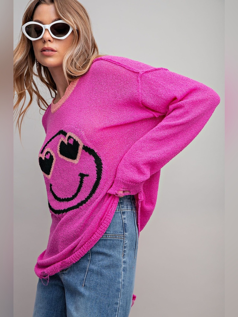 Easel | Delulu for the Plot Distressed Smiley Sweater Heart Eyes Pink New Large - Picture 6 of 10